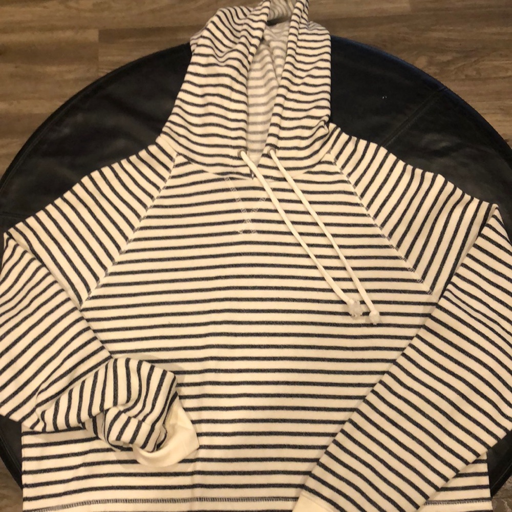 Cropped hoodie